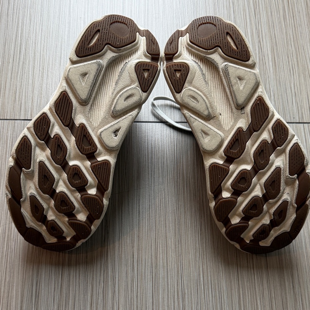 Hoka Clifton 9 Sneakers - Picture 2 of 6